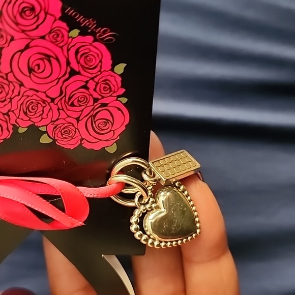 Brighton Charms - Picture 3 of 4